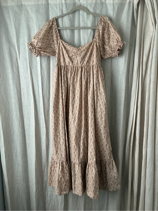 Noralee Dresses & Skirts - Noralee chloe Beige Floral Maxi Dress with Puff Sleeves